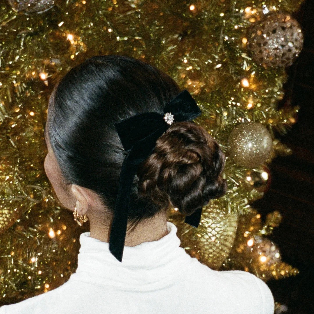 ICONIC VELVET BOW BARRETTE IN NOIR